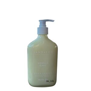 Crossposted with the p a r f um oil . 
Sand + Fog Vanilla Cake lotion 10.1oz